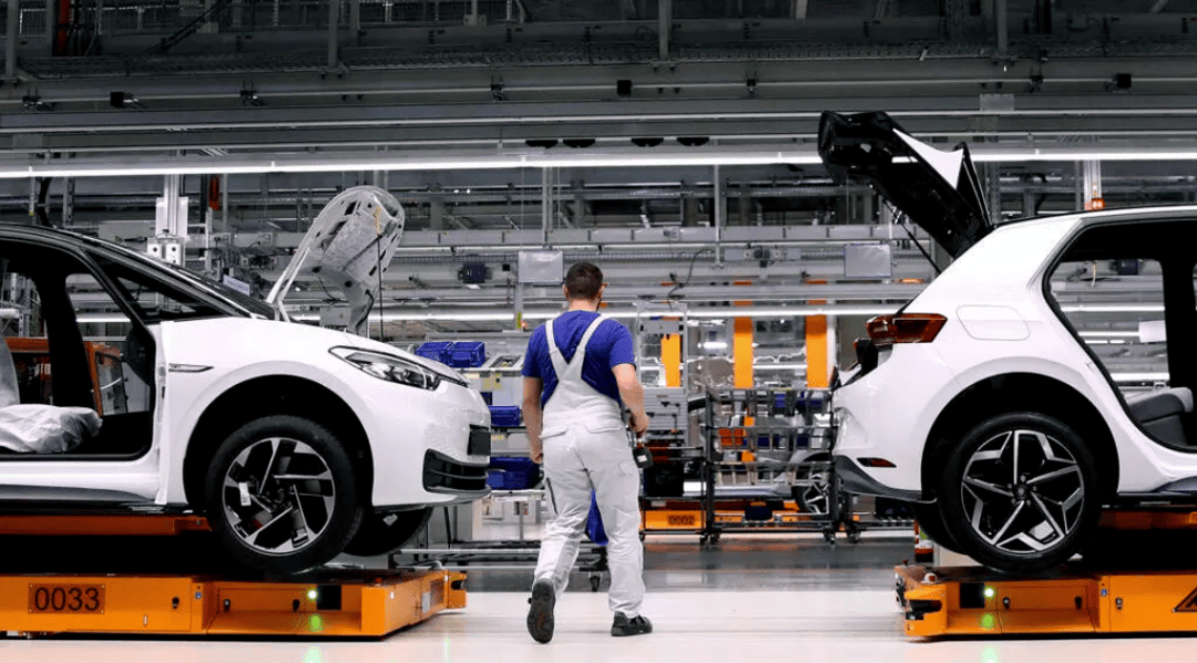 欧冠足球赛_金灿荣：荷兰没有服软迹象欧冠足球赛，中国要打到完全胜利！