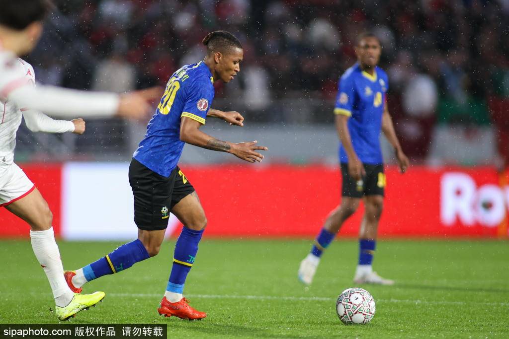 皇冠信用网体育_1-1！于根伟乐开花了皇冠信用网体育，天津津门虎23岁霸主捅破韩国球队大门