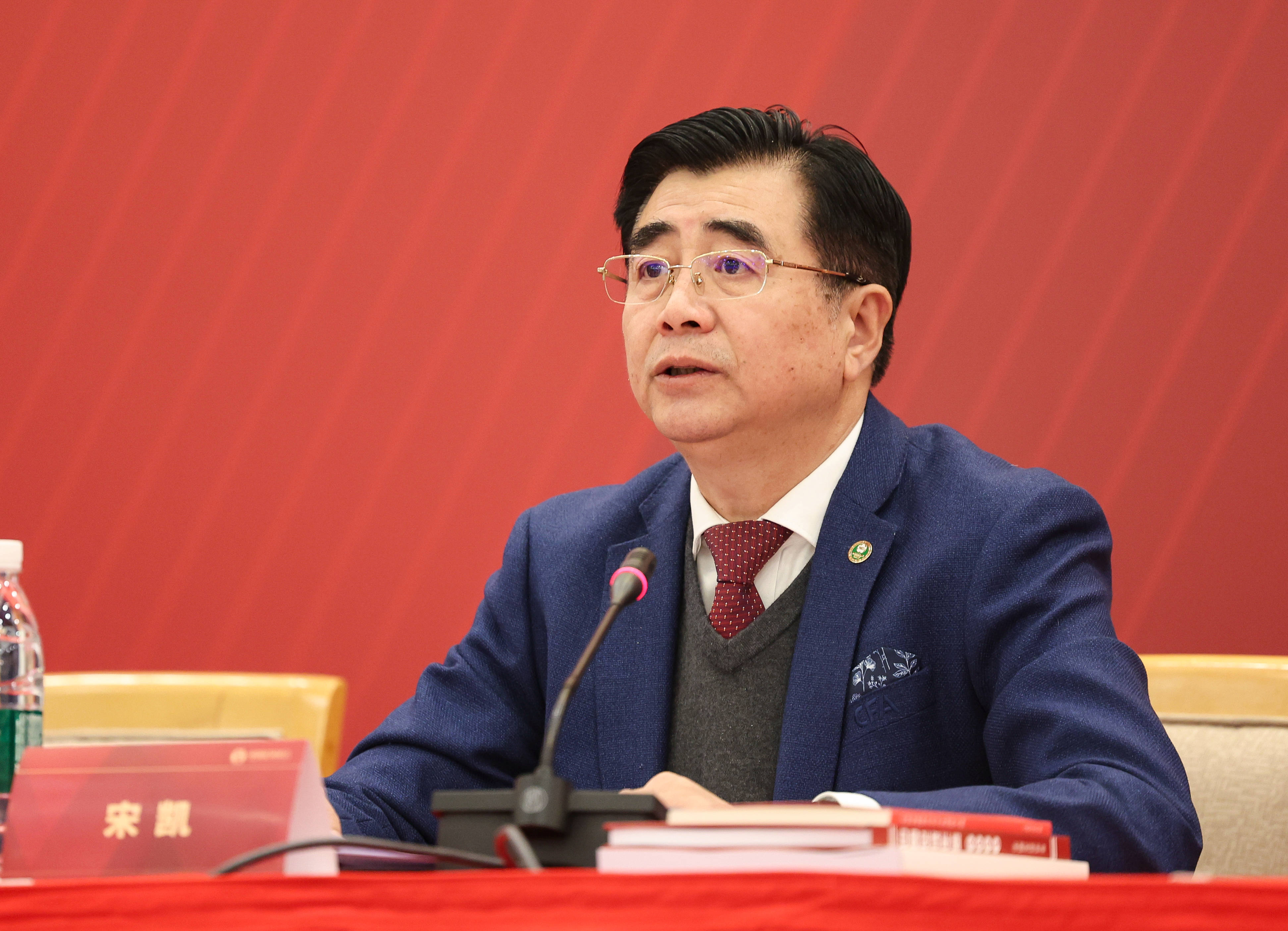 皇冠电话_足协主席宋凯：作为徐梦桃夫妻的证婚人 皇冠电话我比谁都高兴